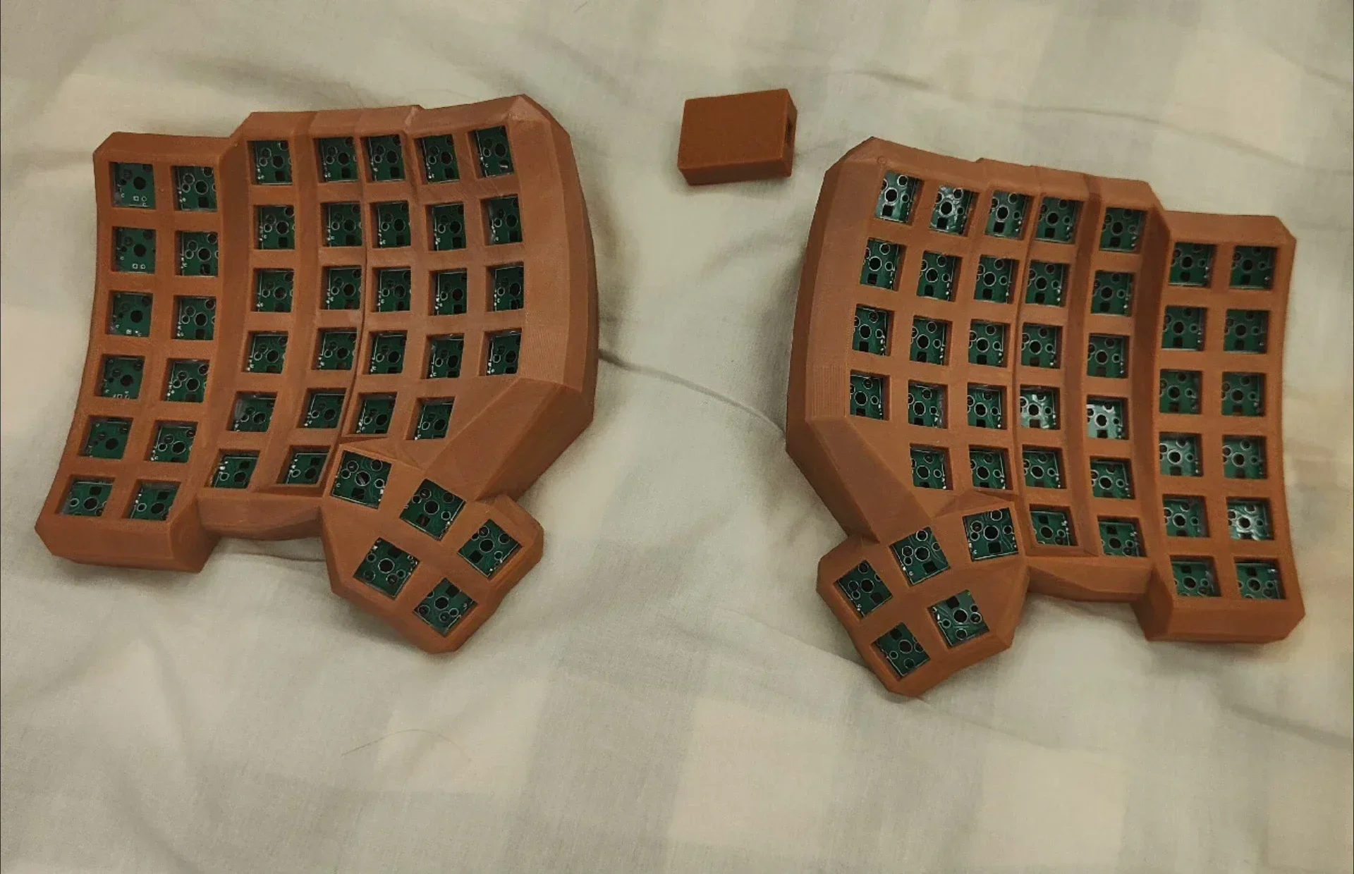 

Dactyl Manuform Split Keyboard Kit Custom 4x6/5x6/6x7 2.4g Dongle Wireless Single-mode Hot Swap Split Mechanical Keyboard Kit