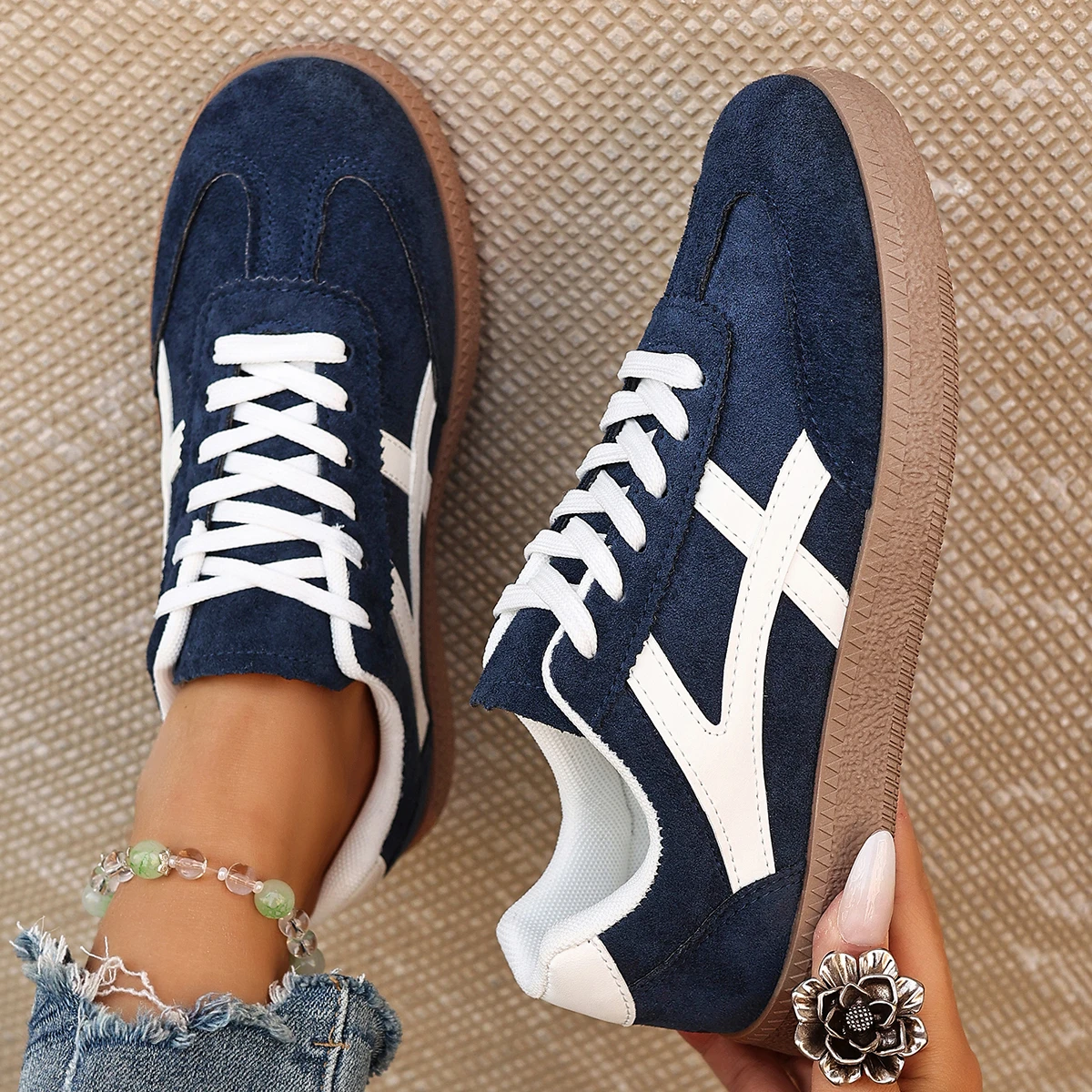 Women Sneakers 2026 Fashion Casual Flats Vulcanize Shoes Round Toe Lace Up Comfortable Flat Shoes for Women Zapatos De Mujer