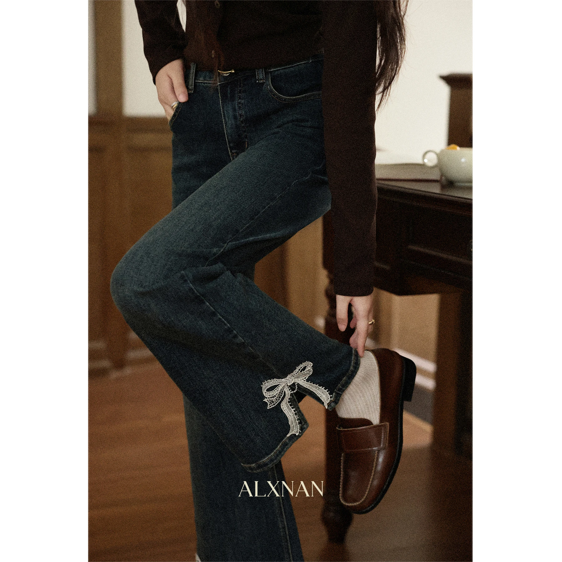 ALXNAN Vintage Blue Wide-leg Jeans Women's Autumn Straight Baggy Jeans Lace Bow Design Cotton Casual Denim Pants Female L57161