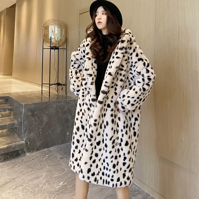 Abrigo de piel de imitación con estampado de leopardo para mujer, parka cálida con capucha, chaqueta de invierno, novedad de 2023