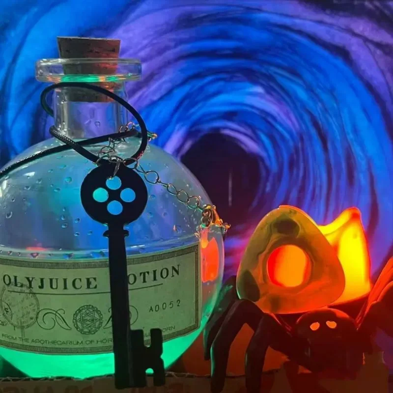 Coraline anime periférico misterioso porta chave colar pingente cosplay brinquedo na moda jóias nicho dos desenhos animados acessórios de moda presente