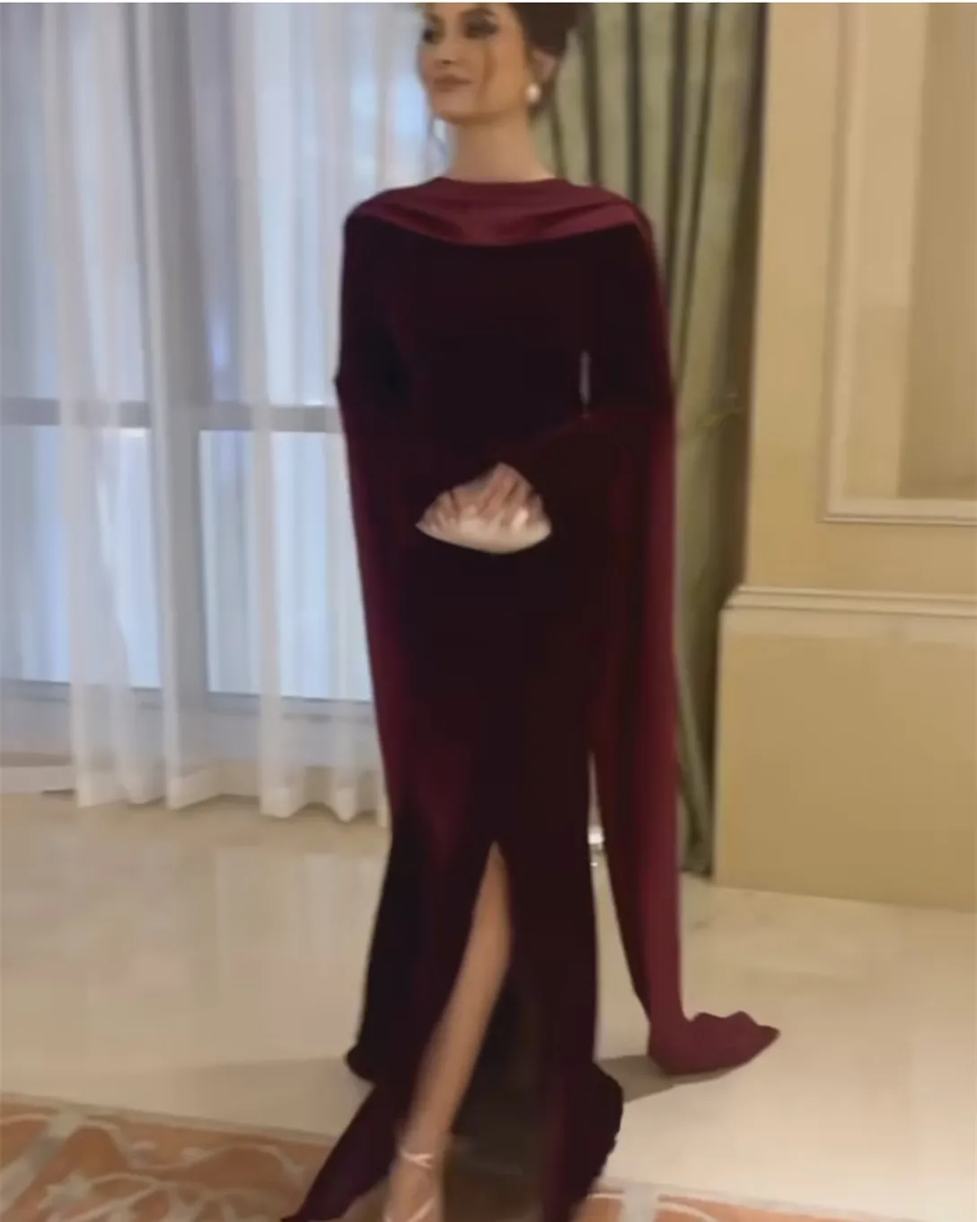 Elegant Long Burgundy Velvet Evening Dresses With Slit Mermaid Pleated O-Neck Watteau Train Wedding Guest Dress for Women