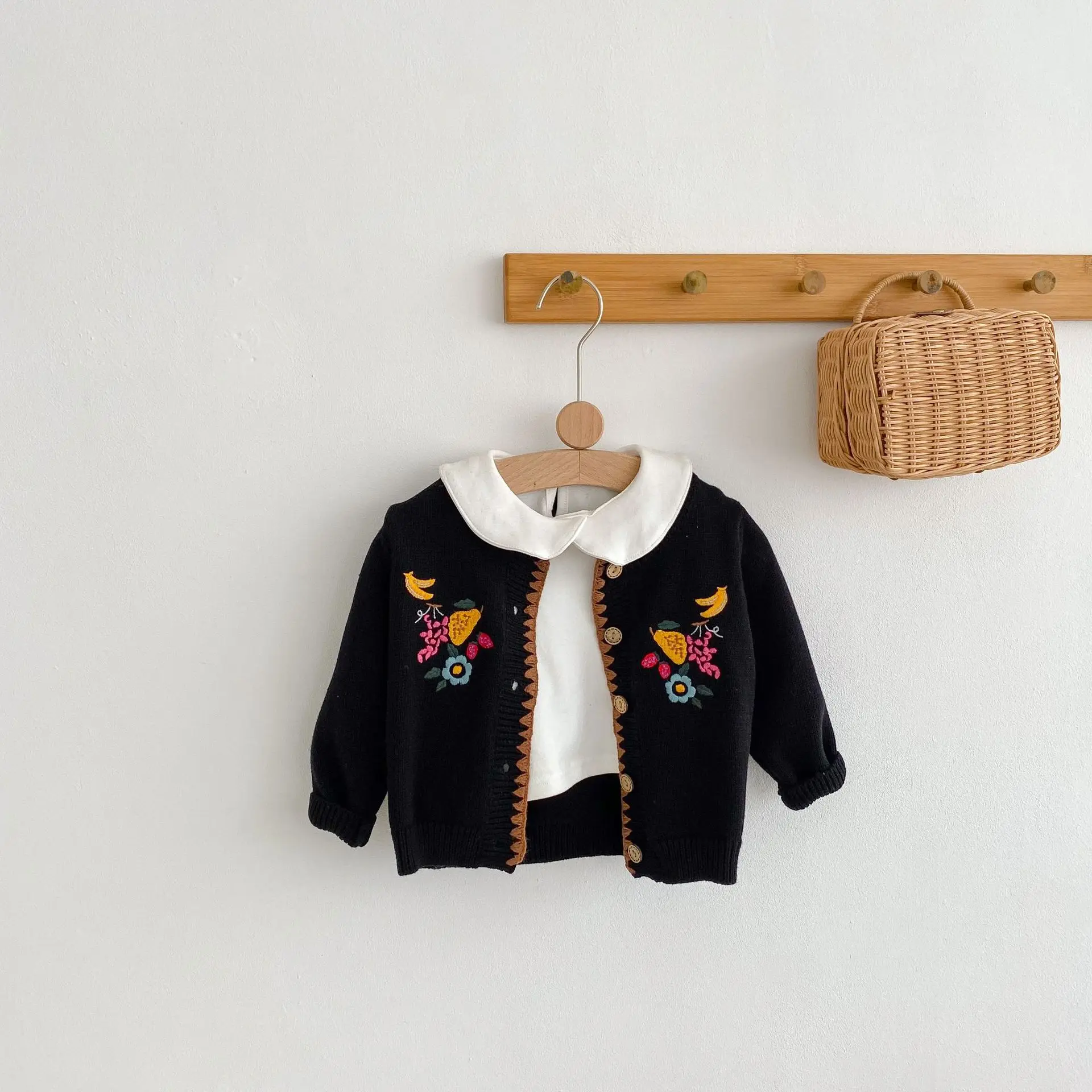 spring and autumn  new baby cardigan Baby Flower embroidered coats cotton yarn knitted coat