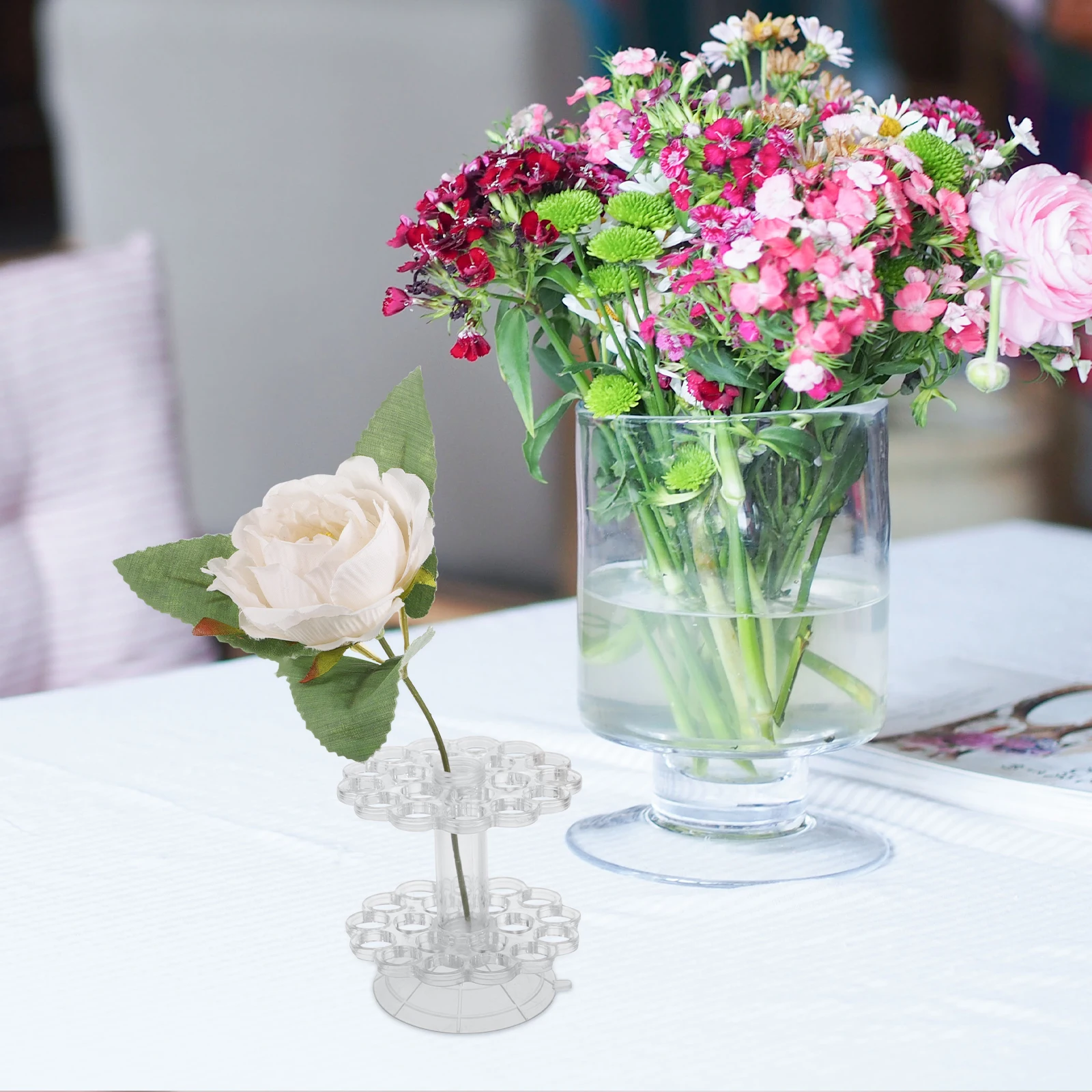 مجموعة واحدة من أدوات ترتيب الزهور البلاستيكية الشفافة أداة تثبيت حامل جذع الزهور غير المرئية لباقة ترتيبات الزهور بنفسك