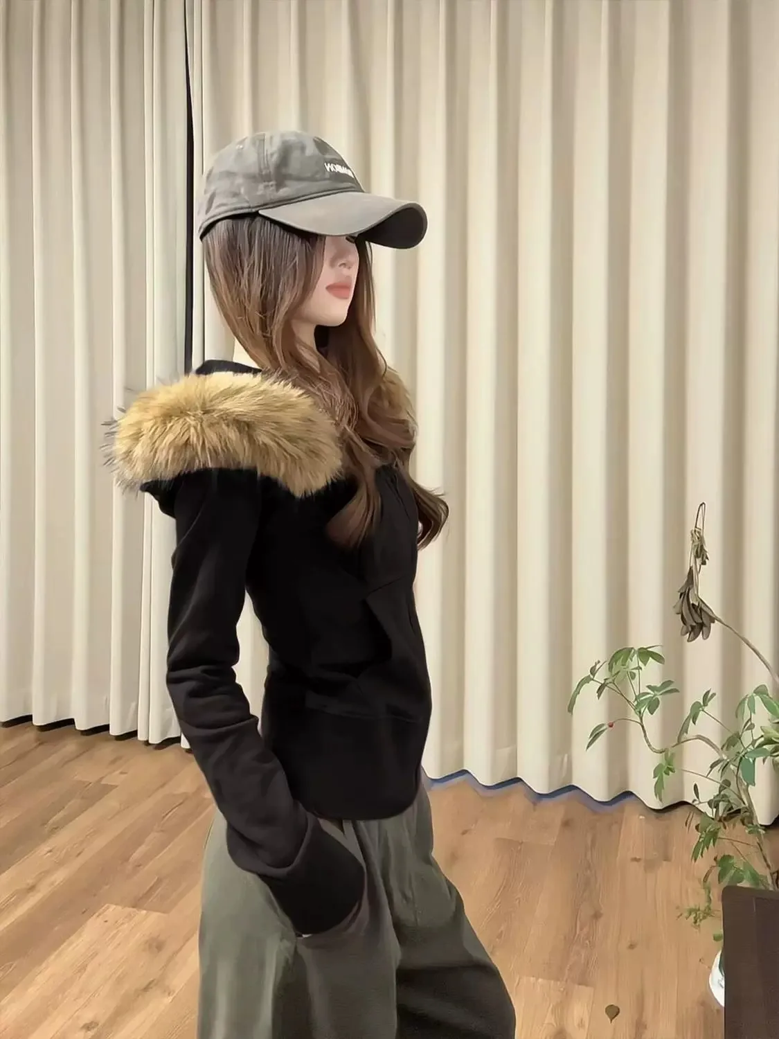American Style Short Hooded Fleece Lined Thickened Women's Sweatshirt Coat Black Fur Collar Slim Fit Autumn Winter Outerwear