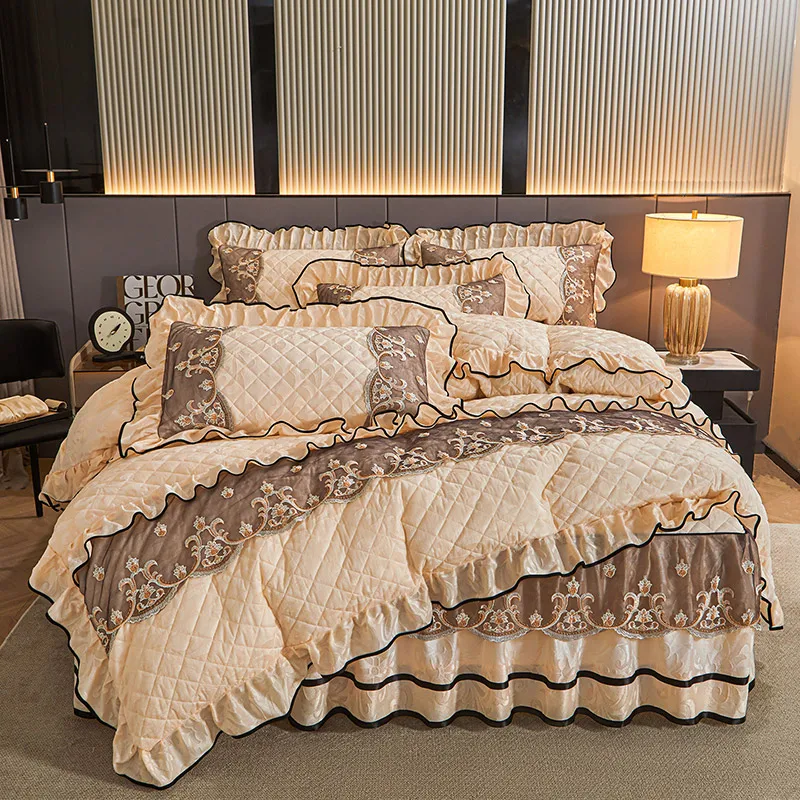 AIWINSURE-European Velvet Bedding Set, Queen King Size, for Double Bed, Luxury Duvet Cover Set, with Lace Ruffle Bedspread, 4PCS