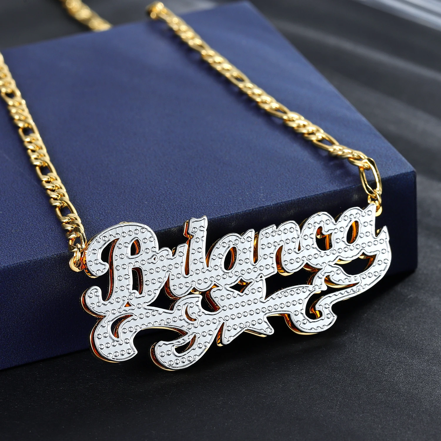 

Personalized Nameplate Name Necklace Customized 3D 18K Gold-plated Three-color Optional Butterfly Frame Pendant Two-color Chain