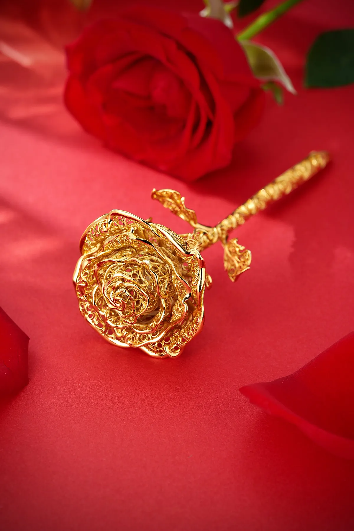 Rose gift for girlfriend girlfriend gold leaf bouquet ornament