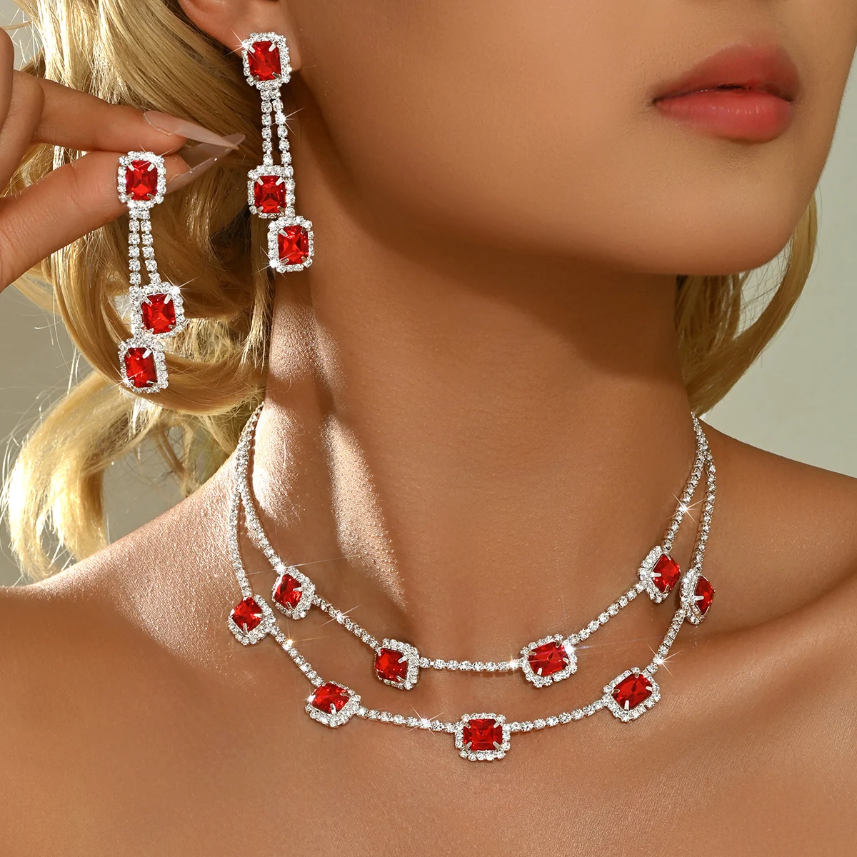 Exquisite and Sparkling Double-Layer Sugar Necklace Earrings Two-Piece Set for Banquets, Weddings, Brides, Versatile Jewelry Set
