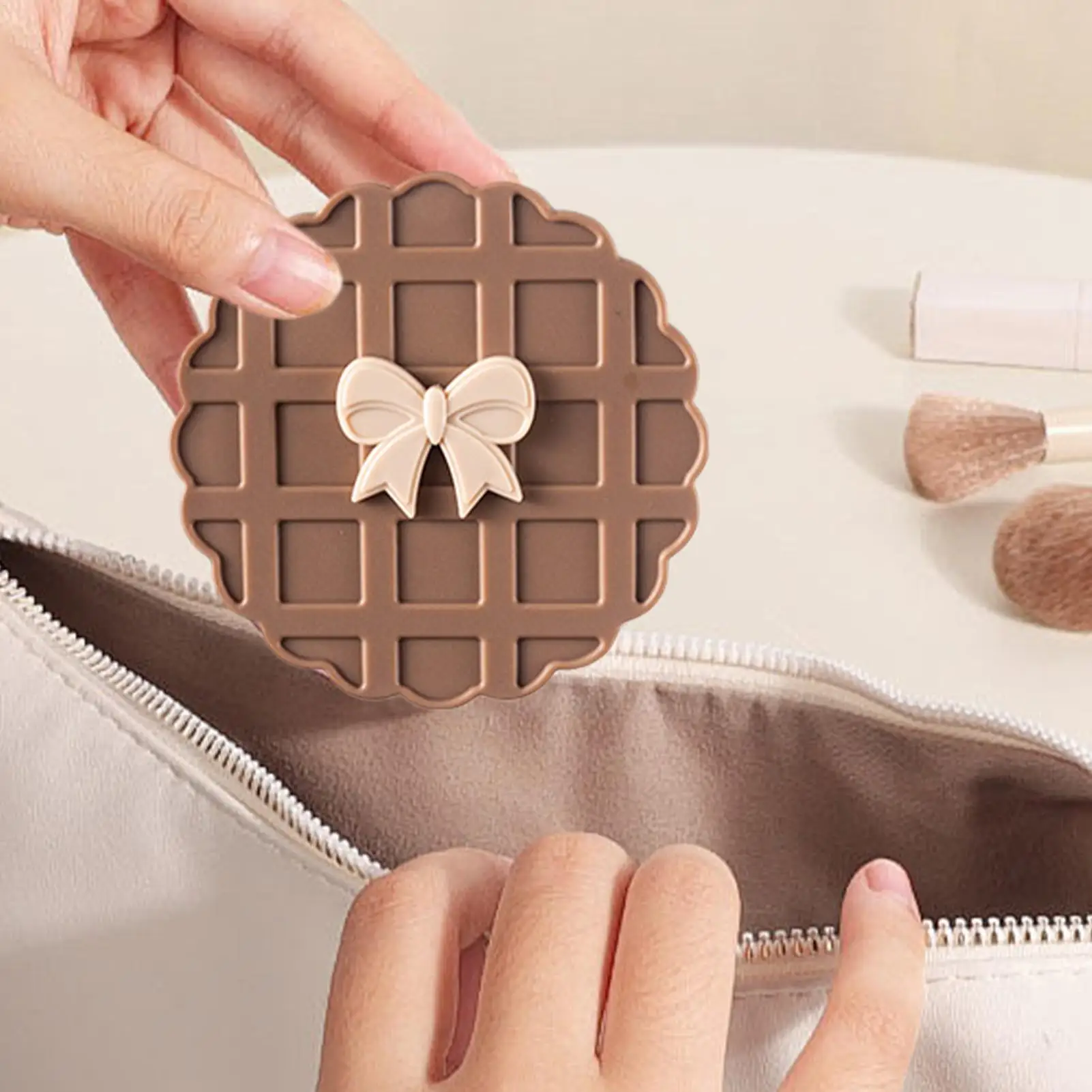 Espelho de maquiagem dupla face portátil waffle design dobrável espelho de bolso para mulheres viagens beleza cosméticos uso diário festa favores