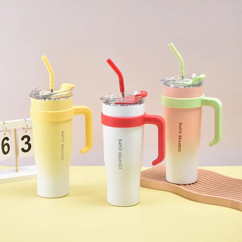 Portable Large Capacity Straw Tumbler,304 Stainless Steel Insulated Cup 700ml Bottle with Handle Straw Car Cup HolderFriendly