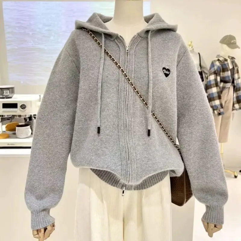 

Осень-зима простой вышивка сердце свободный корейский вариант толстый теплый кардиган на молнии с капюшоном вязаный свитер женское пальто тренд