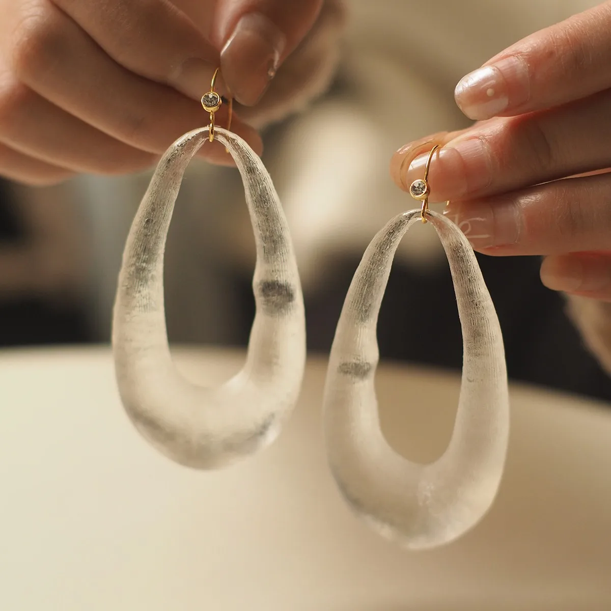 

2025 New Retro-Inspired Resin Tassel Earrings - Niche Western-Style Fashion Minimalist Artisan Jewelry