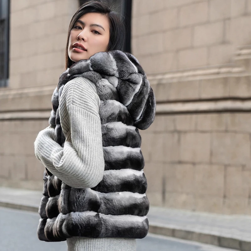 Ftangaiur Winter Import Cyan Blue Chinchilla Vest Coat With Fur Hood Women Short Upscale Natural Color Chinchilla Fur Vest Coats
