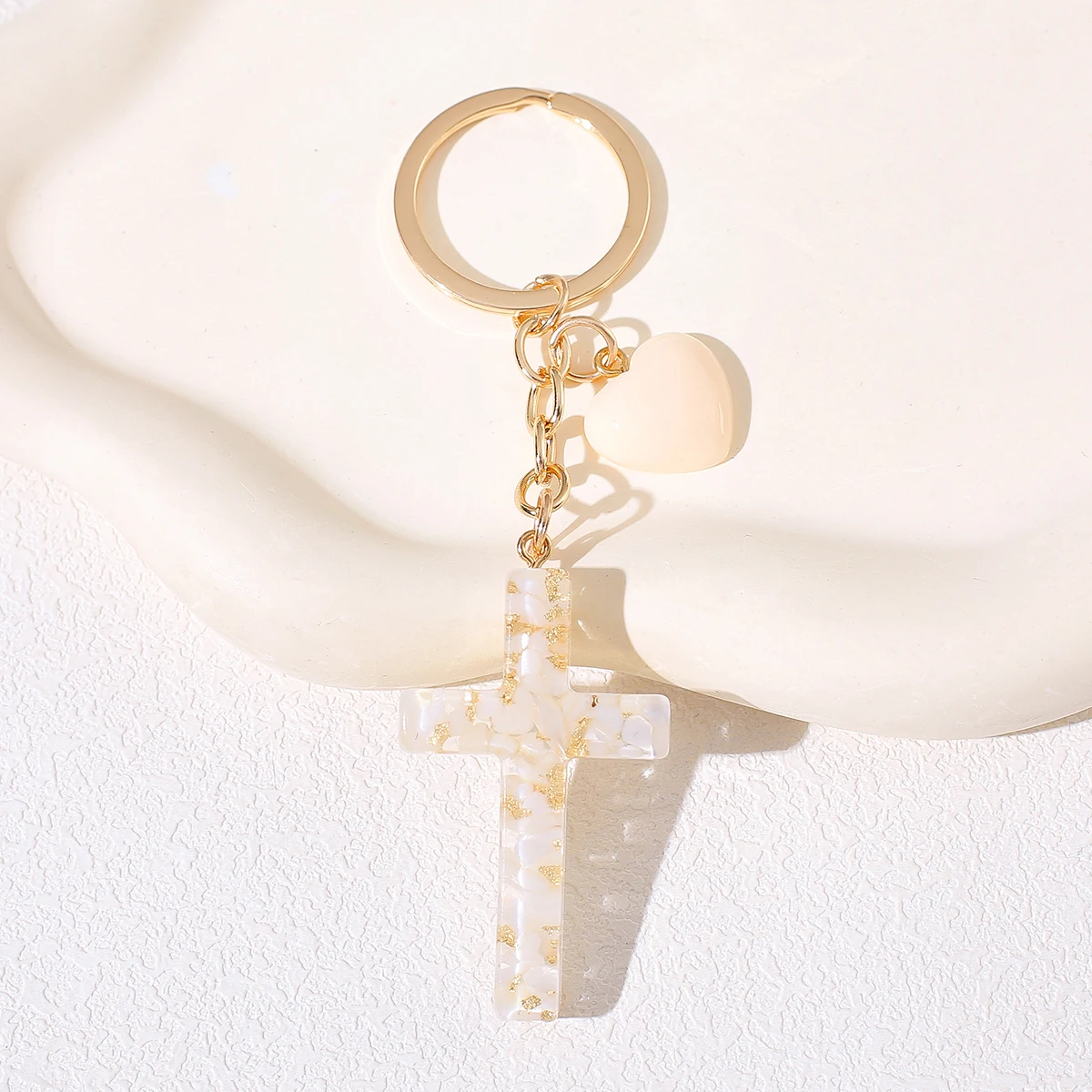 Resin Cross Keychain for Women - Chic Fashion Resin Heart & Tassel Key Ring, Christian Religious Key Pendant for Backpack Purse,