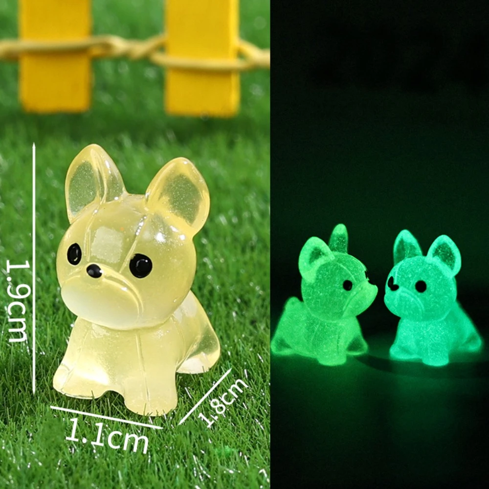 DIY Mini fluorescencyjne akcesoria do dekoracji psów mikro ozdoby krajobrazowe miniaturowa figurka psa świecąca w ciemności