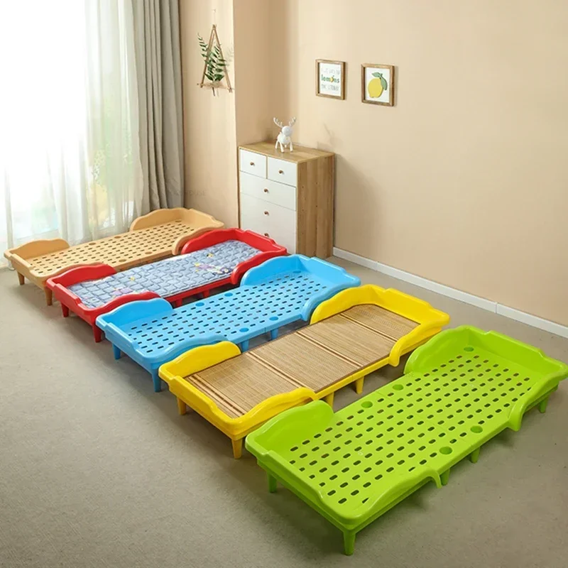 Camas para niños de guardería, cama plegable de plástico grueso para el almuerzo, camas individuales portátiles para el hogar, muebles sencillos para niños