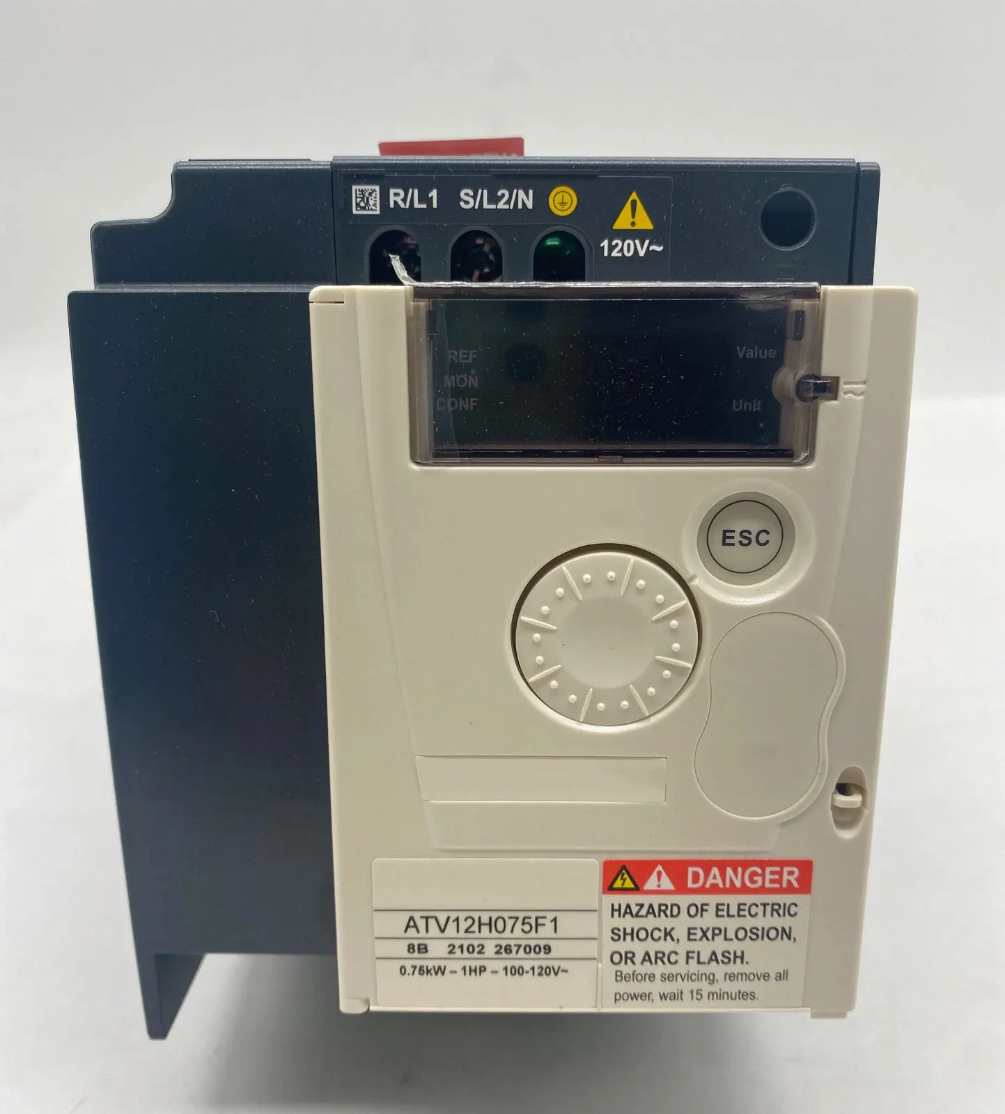 Nuevo ATV12H075F1 Un año de garantía