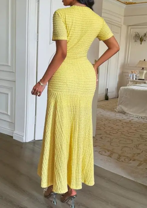 

Womens Dresses 2025 Spring New Elegant Temperament Solid Color Short Sleeved Button Design Casual Round Neck Hip Hugging Dress