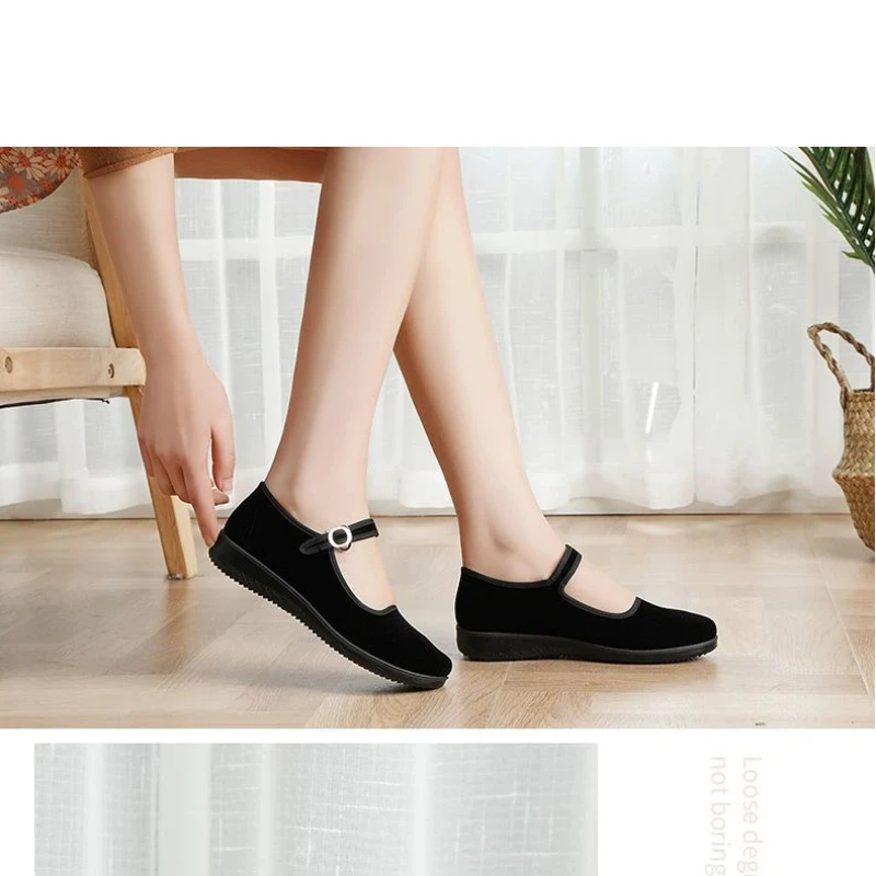 أحذية قماش بكين القديمة للنساء، مناسبة لموظفي الفنادق والمطاعم، تتميز بالعمل. أحذية الجدة السوداء ذات النعل الناعم