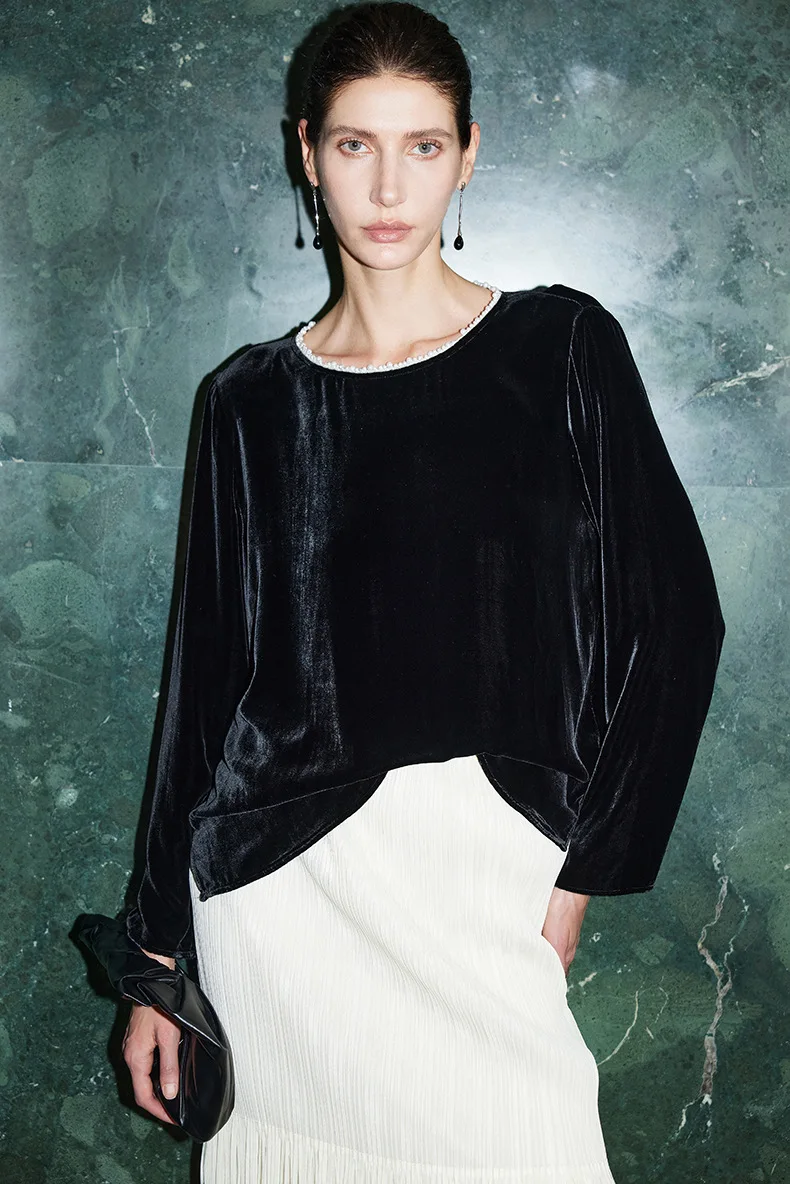 MadBlack-Silk Velvet Elegant T-shirt, Long Sleeve O Neck Beading, Woman Back Sheer Design Sense Top, 2026 Autumn New T64681CC