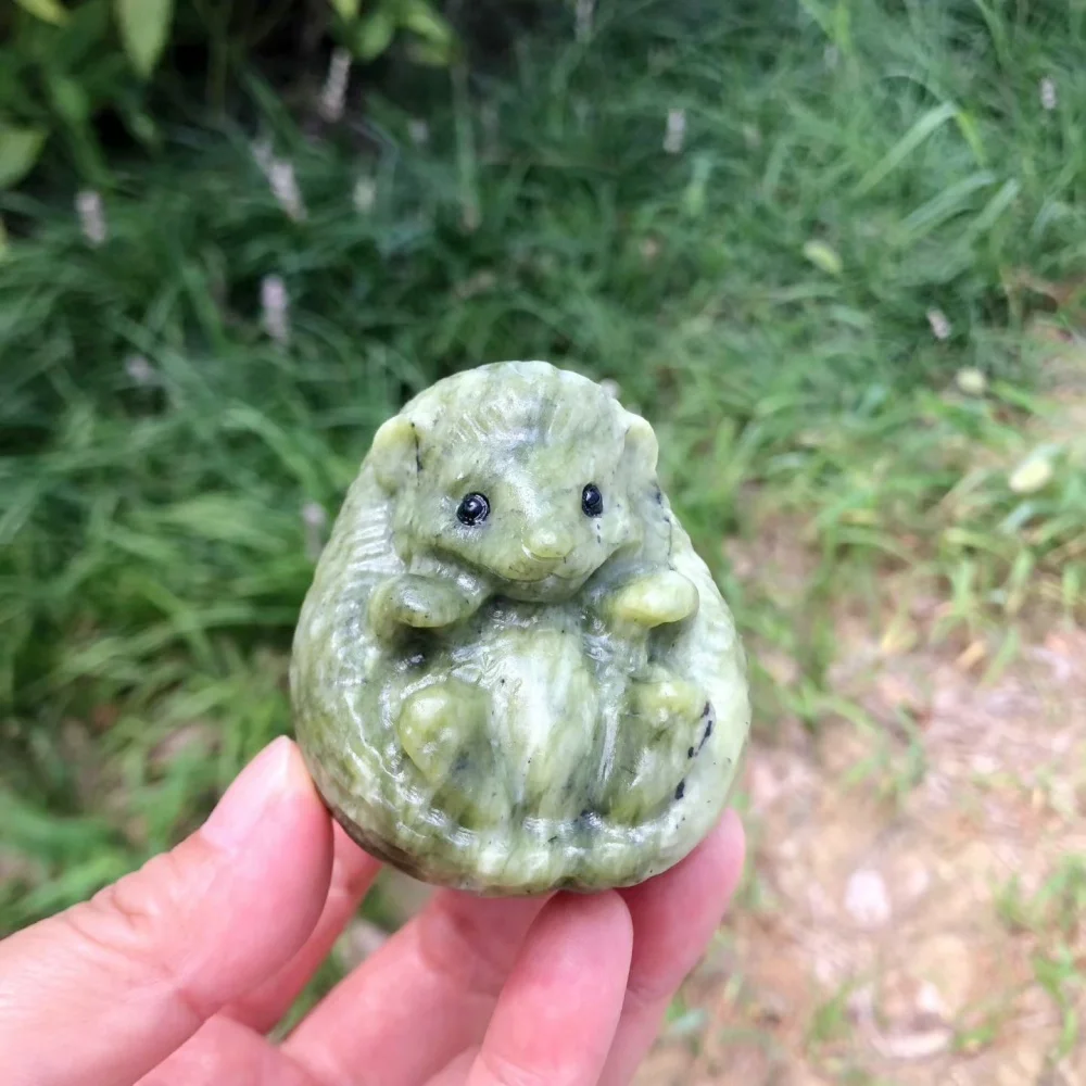 Natural Green Serpentine Hand Carved Cute Hedgehog Figurine Crystal Palm Stone Healing Energy Animal Sculpture Desktop Decor