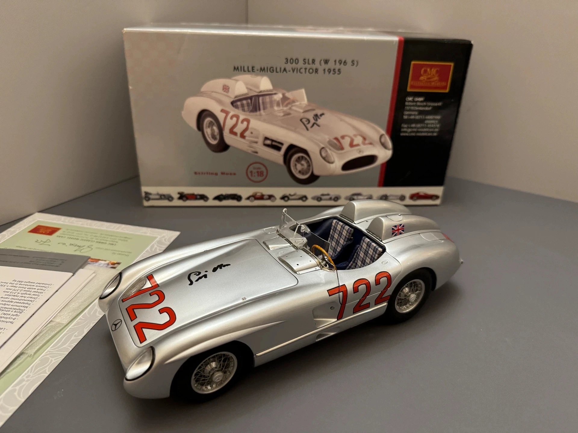 

CMC 1:18 300 SLR 722 W196S Moss Signed Edition Simulation Limited Edition All Open Alloy Metal Static Car Model Toy Gift