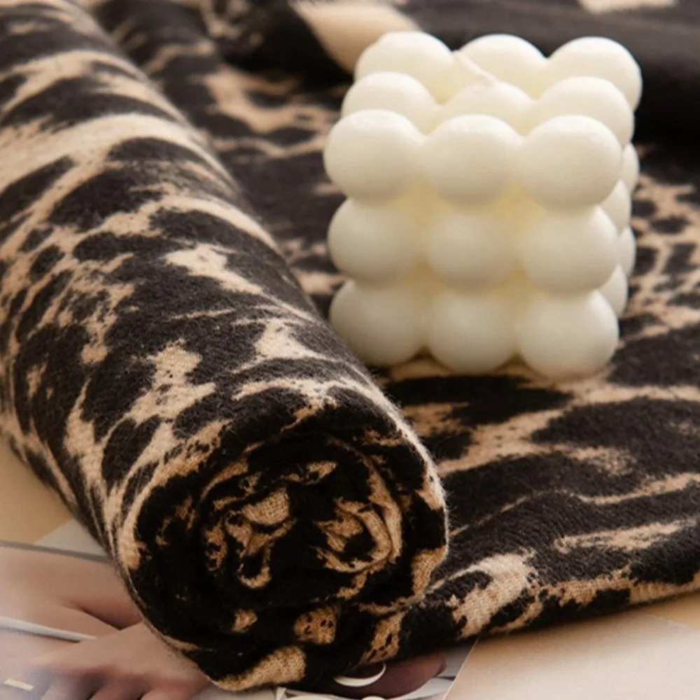 

Fashion Leopard Print Women Scarf Ultra-Soft Faux Cashmere Winter Neck Scarf Warm Windproof Shawl Wrap