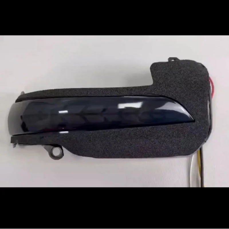 SAARSuitable for Toyota Fortunerfortuner revo hilux innovaRearview mirror turn signal yellow light flowing water