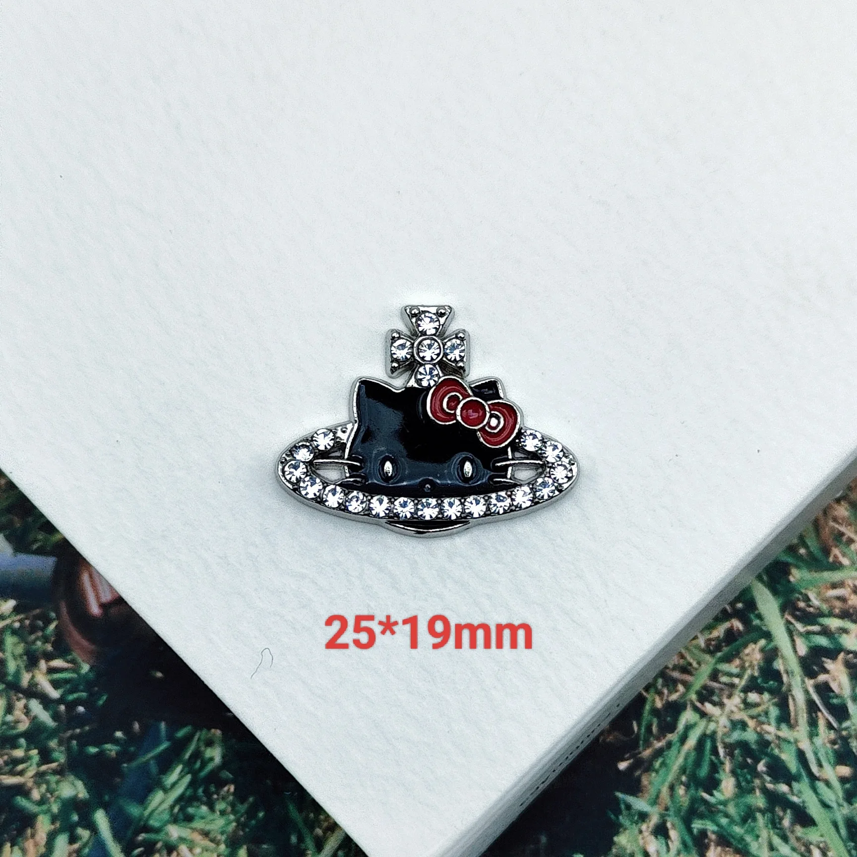 ハローキティのかわいいパッチ、漫画風ダイヤモンド合金製携帯電話ケースパッチデコレーション、DIY卸売、誕生日プレゼント、ハロウィン、かわいい