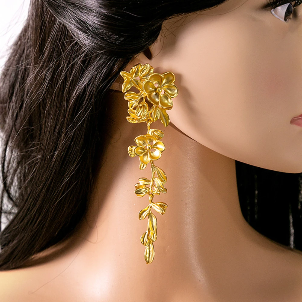 Vintage Three-Dimensional Foliage Flower Tassel Earrings Luxury Personality Exaggerated Earrings