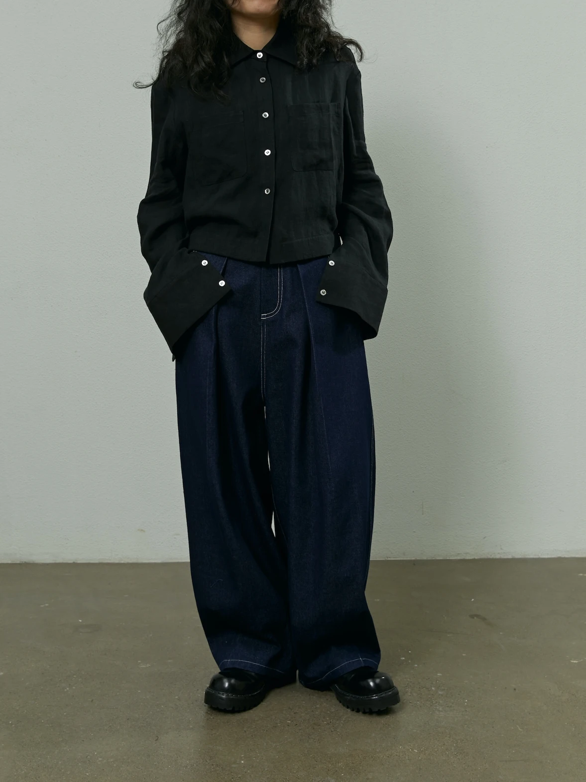 

Легкая льняная винтажная куртка Tendblank свободного кроя с длинными рукавами, простой оригинальный дизайн, квадратный воротник, открытая застежка.