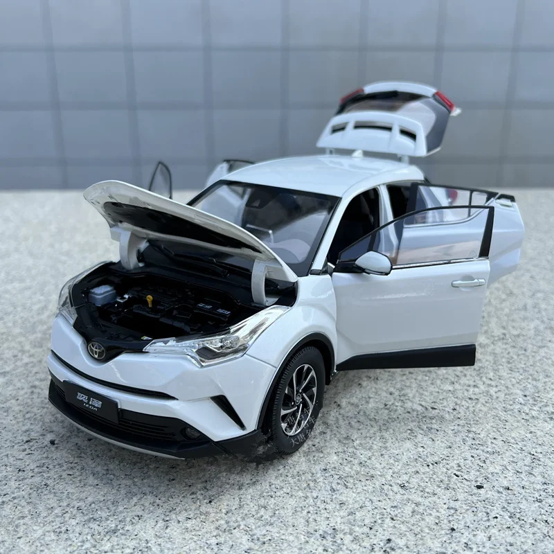 

1:18 TOYOTA IZOA SUV, модель автомобиля из сплава, литье под давлением, металлические транспортные средства, модель автомобиля, коллекция моделирования, миниатюрные весы, детские игрушки, подарок