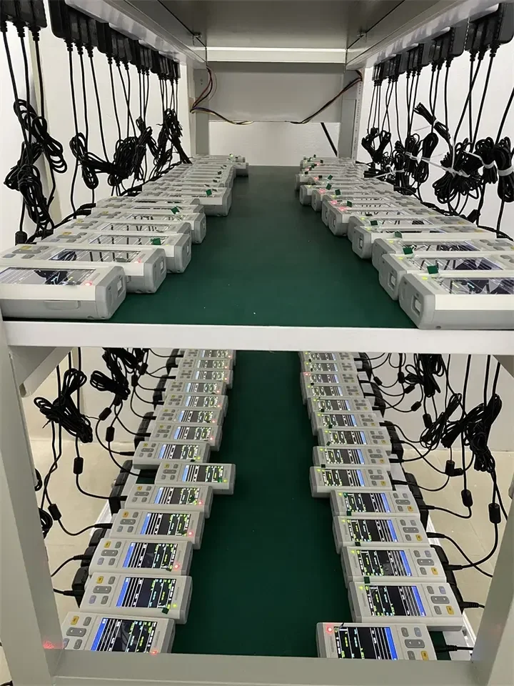 獣医用患者モニタークリニック 動物用ポータブル患者モニター バイタルサインモニター（SpO2、NIBP、体温測定機能付き）