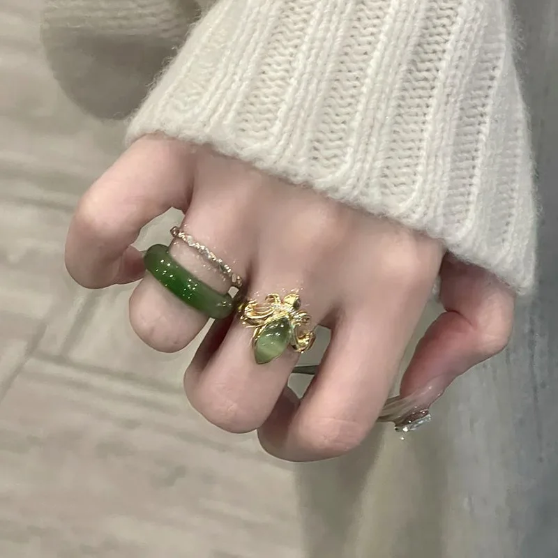 Classic Retro Glossy Cat Eye Green Flower rings for women New in Retro Palace Style elegant Ring Wedding engagement Jewelry