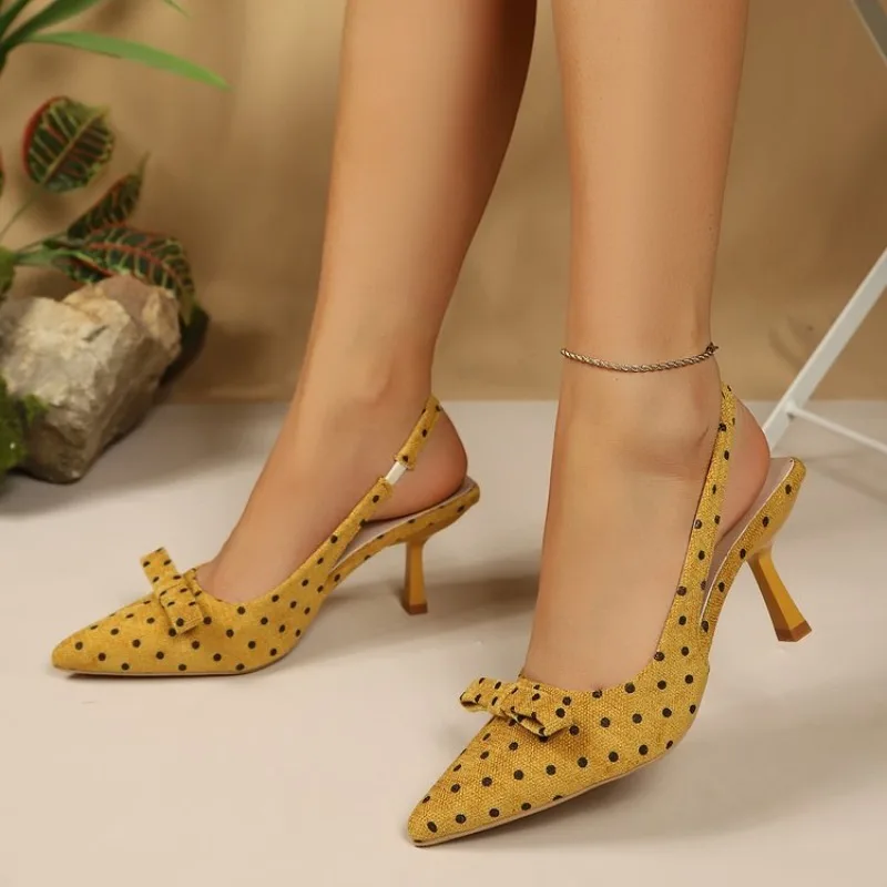 Damenmode, geschlossene Zehenpartie, Stiletto-Pumps, spitze Zehen, hohe Absätze, elegantes Schuhwerk für Büro, formelle Anlässe, bequemes Schuhwerk für Damen. – Detail 1
