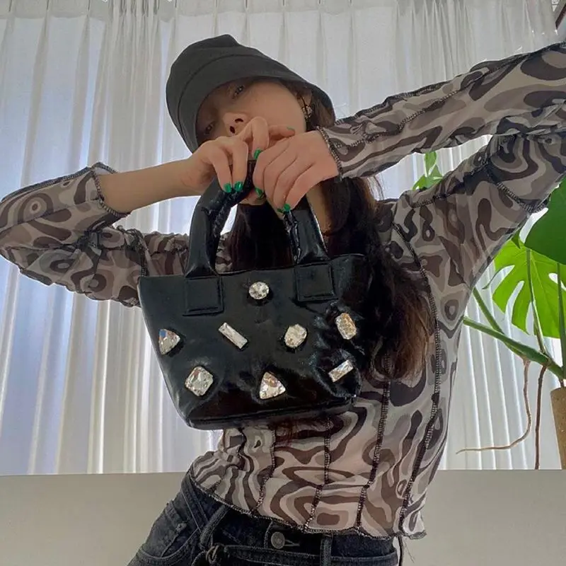 

Women's New Crossbody Bag Internet Celebrity Down Bag Niche Design Diamond Trim Tote Handbag Underarm Bag Is Exquisite Handbags