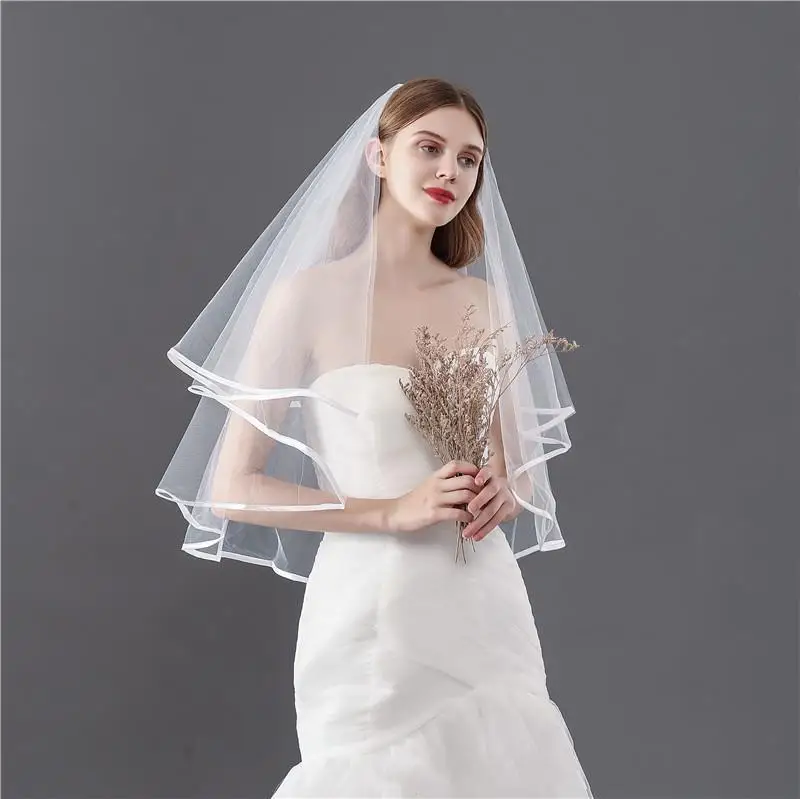 Leuke Wit Ivoor Twee-Lagen Tulle Korte Wedding Lint Edge Sluiers Met Kam Bridal Accessoires