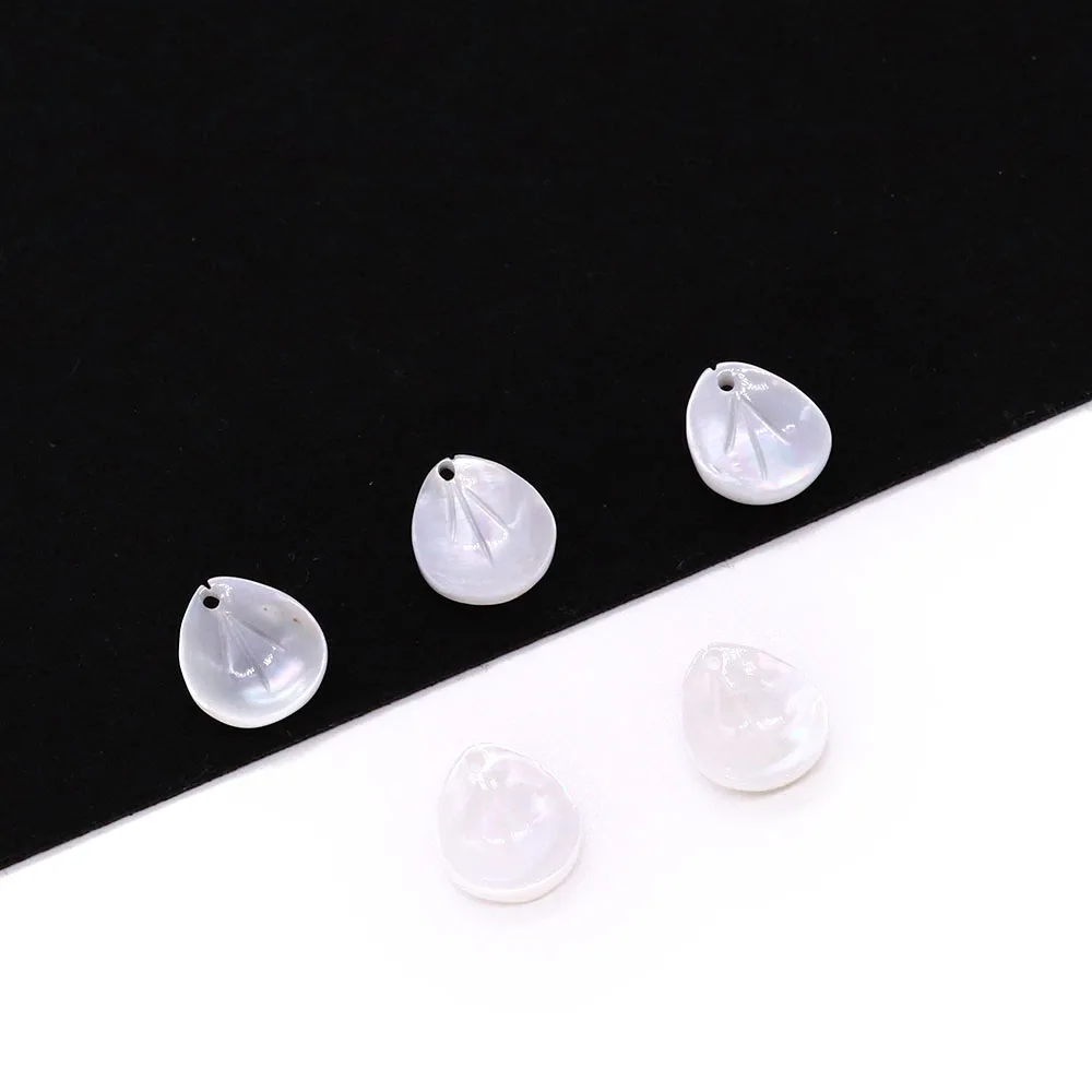 

Natural Freshwater Shell Charm Carved Leaf Shape Handmade Jewelry Shell Pendant for DIY Jewelry Making Bracelet Accessories