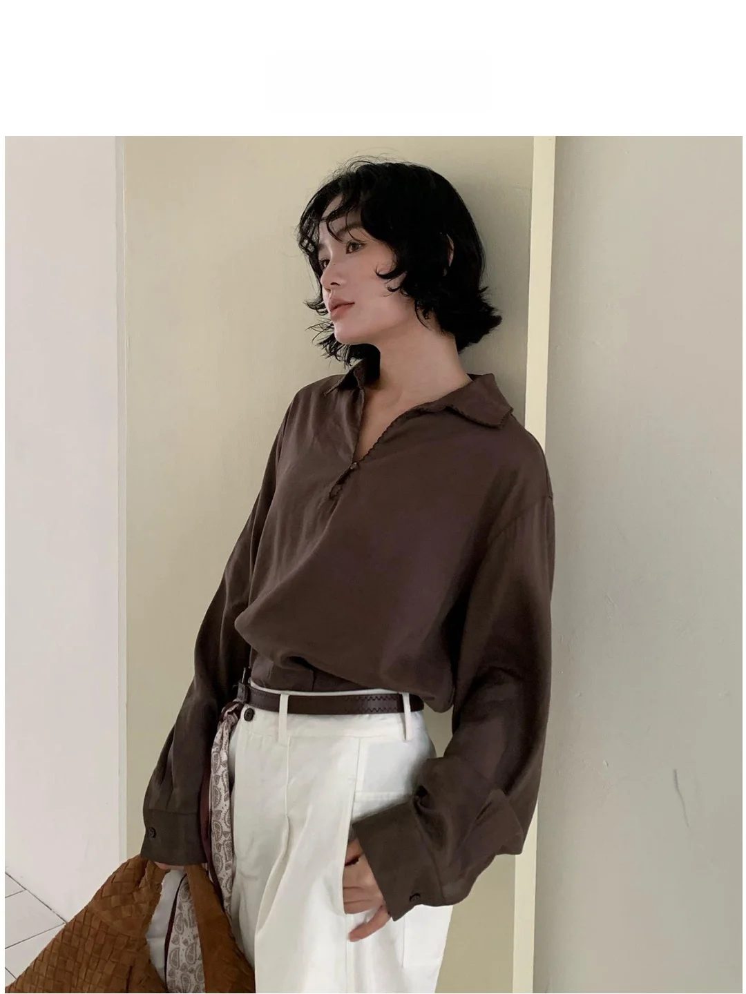 

Льняная блузка Loomie для ранней осени с глубоким V-образным вырезом, повседневная, свободного кроя, удобная, дышащая, однотонная