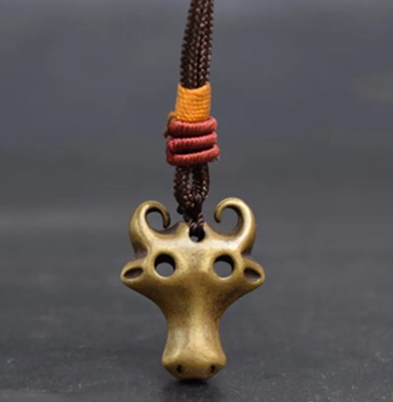 

Vintage Ox Head Pendant Small Pendant Brass Calf Necklace Microcarving Key Chain Men's and Women's Necklace Party Gift Jewelry B