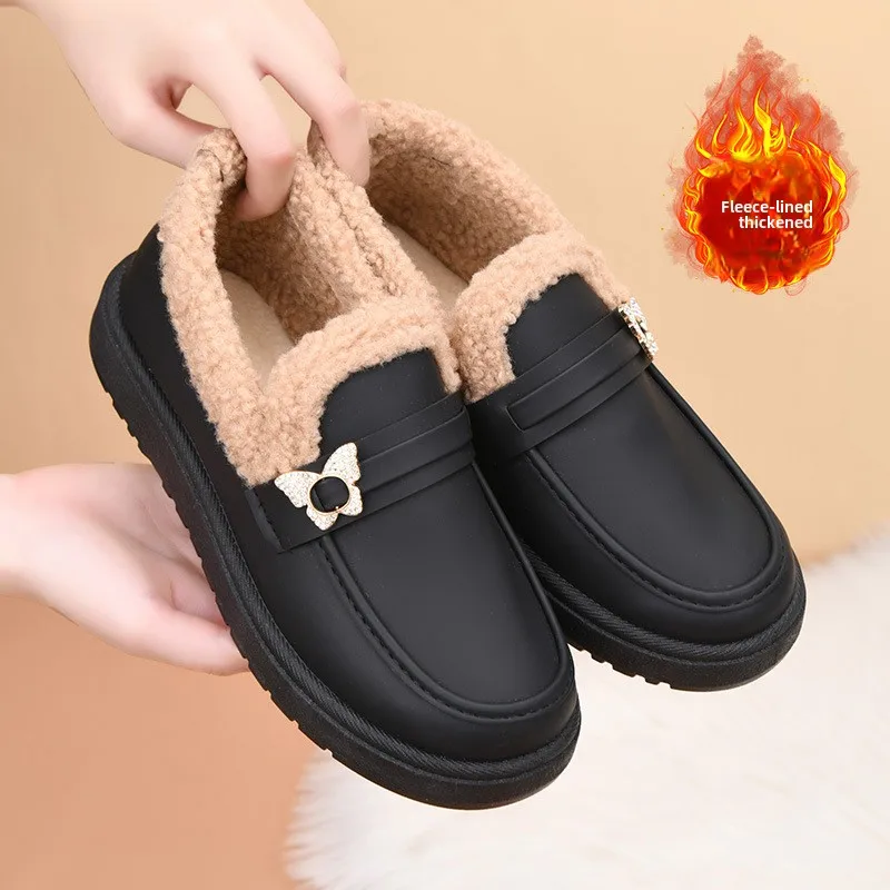 Nieuwe katoenen schoenen vrouwen winter met fleeces slip-on kan zachte zolen antislip platform laarzen zapatos de mujer sneakers vrouwen dragen