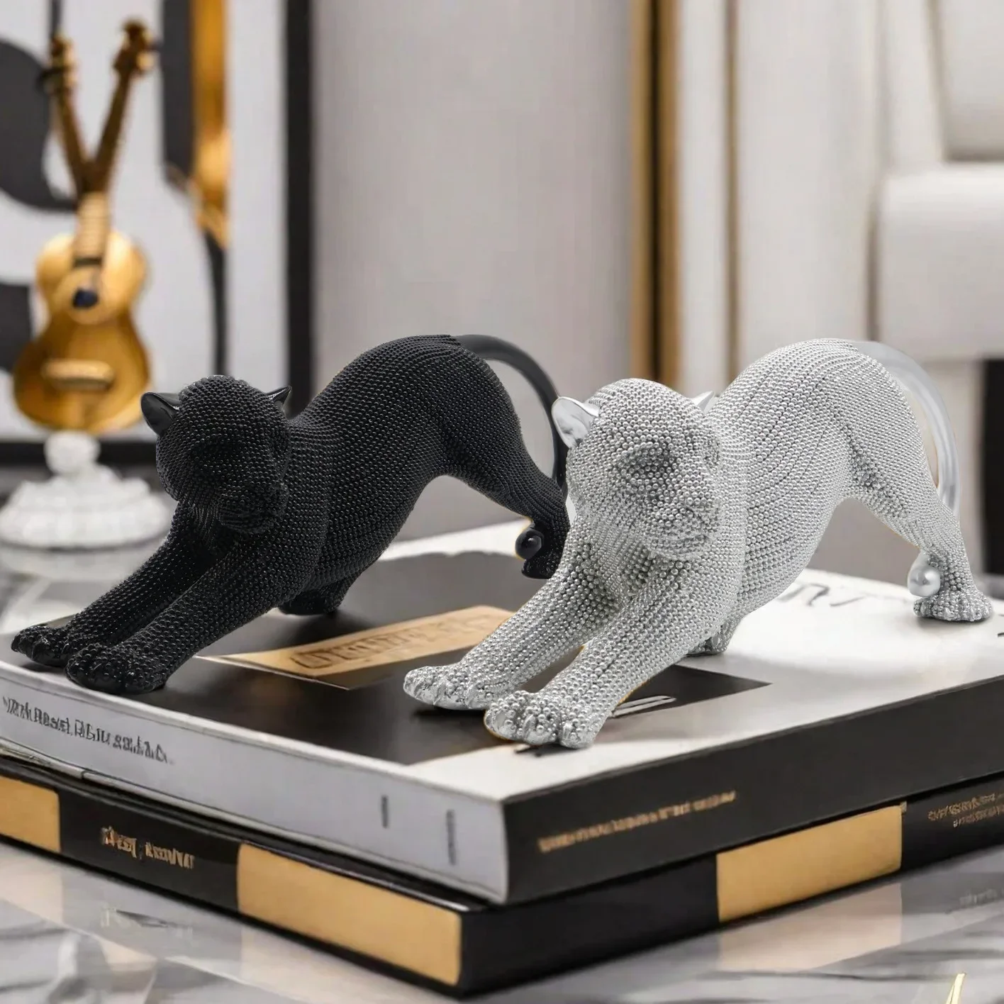 Cheetah Statue Home Decor Cheetah Realistic Animal Art Leopard Sculpture Table top Ornament Statue Home Decor Gold Or Silver