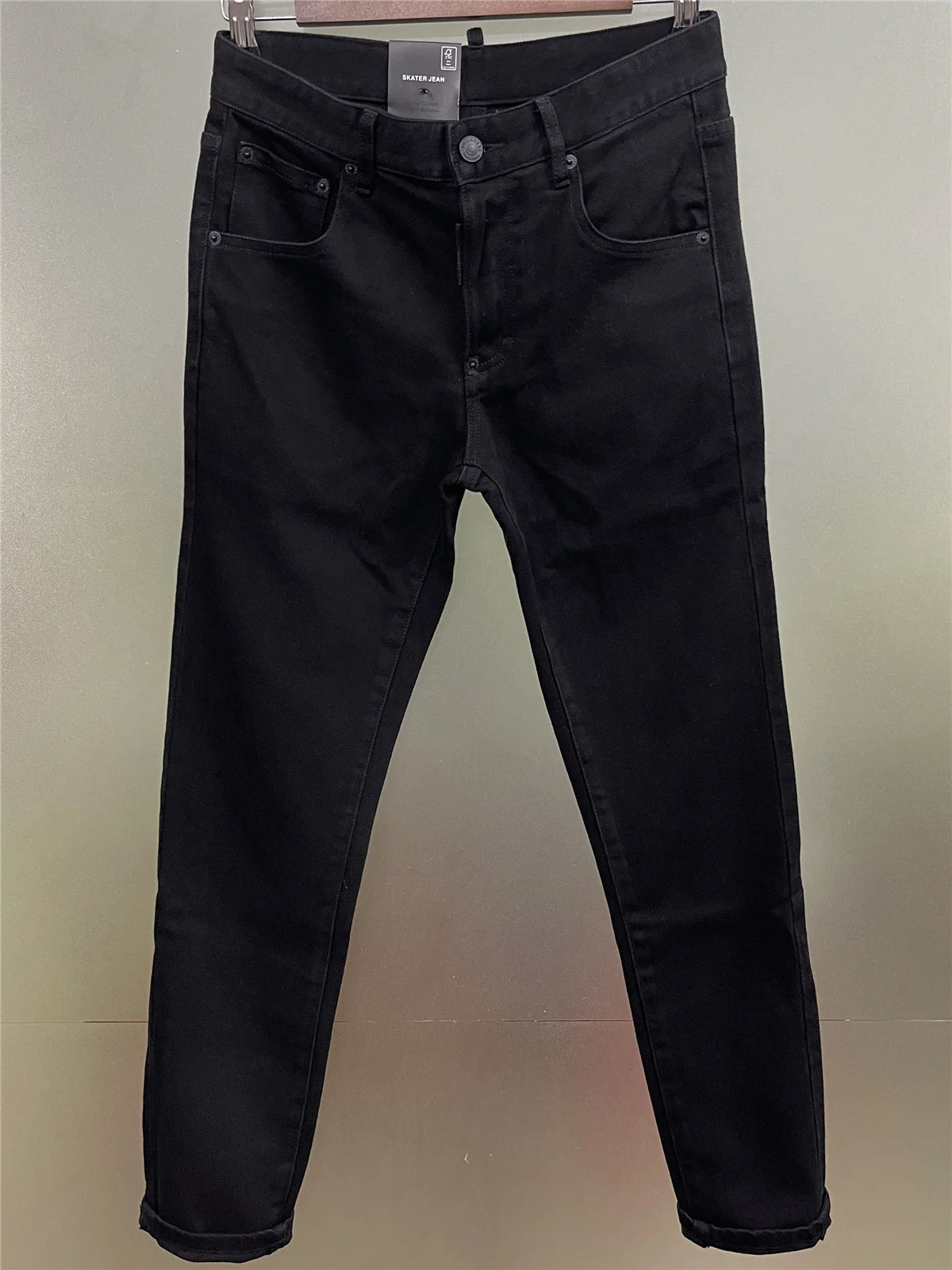 

2024 Spring/Summer New D2 Jeans for Men, Water Washed, Scratched, Patched, Simple, Versatile, Slim Fit, Small Feet, Blue