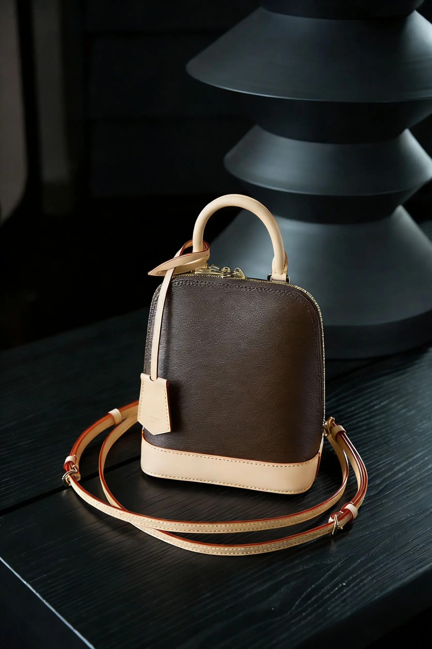 

Fashion Metal Hand-Held Irregular Bucket Bag New Women's Handbag Luxury Leather Shoulder Crossbody Bags Small Tote Bag