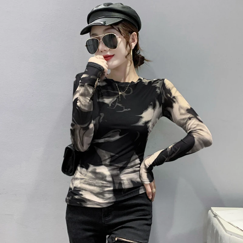 قميص نسائي طويل الأكمام ضيق وخفيف مصبوغ بالماء للخريف والشتاء والربيع