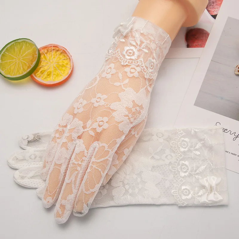 Lady Anti-Slip Breathable Sunscreen Gloves Women Summer Ice Silk Lace Anti-UV Elegant Thin Electric Car Driving Mittens T285