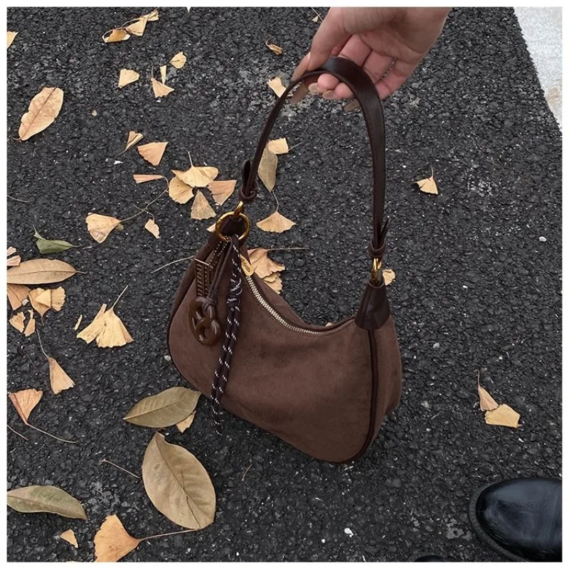 

Stylish Minimalist Women'S Crossbody Bag For Casual Daily Use Work Travel Commuting Portable With Premium Feel And Design Sense