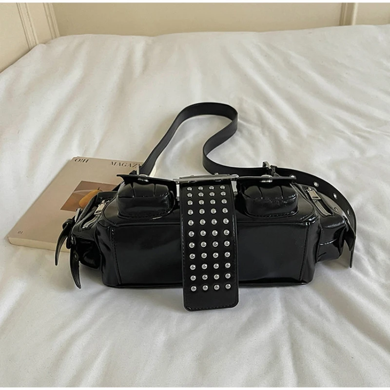 Mehrtaschen-Schultertasche mit Metallnieten, Damen-Punk-Unterarmtasche mit Nieten, Motorrad-Y2k-Mädchen-Umhängetasche mit Gürtelschnallendesign – Detail 6