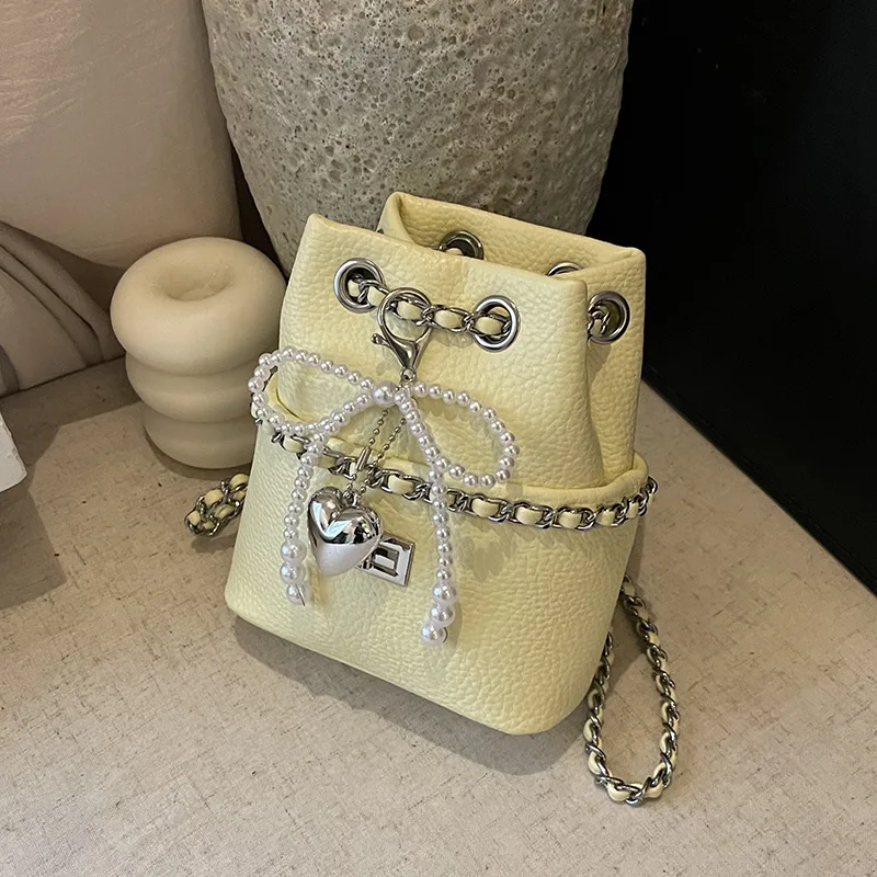 

Model of Small-scale Design Creates A Fashionable and Individualistic Versatile Ladies' Classic Single-shoulder Crossbody Bag